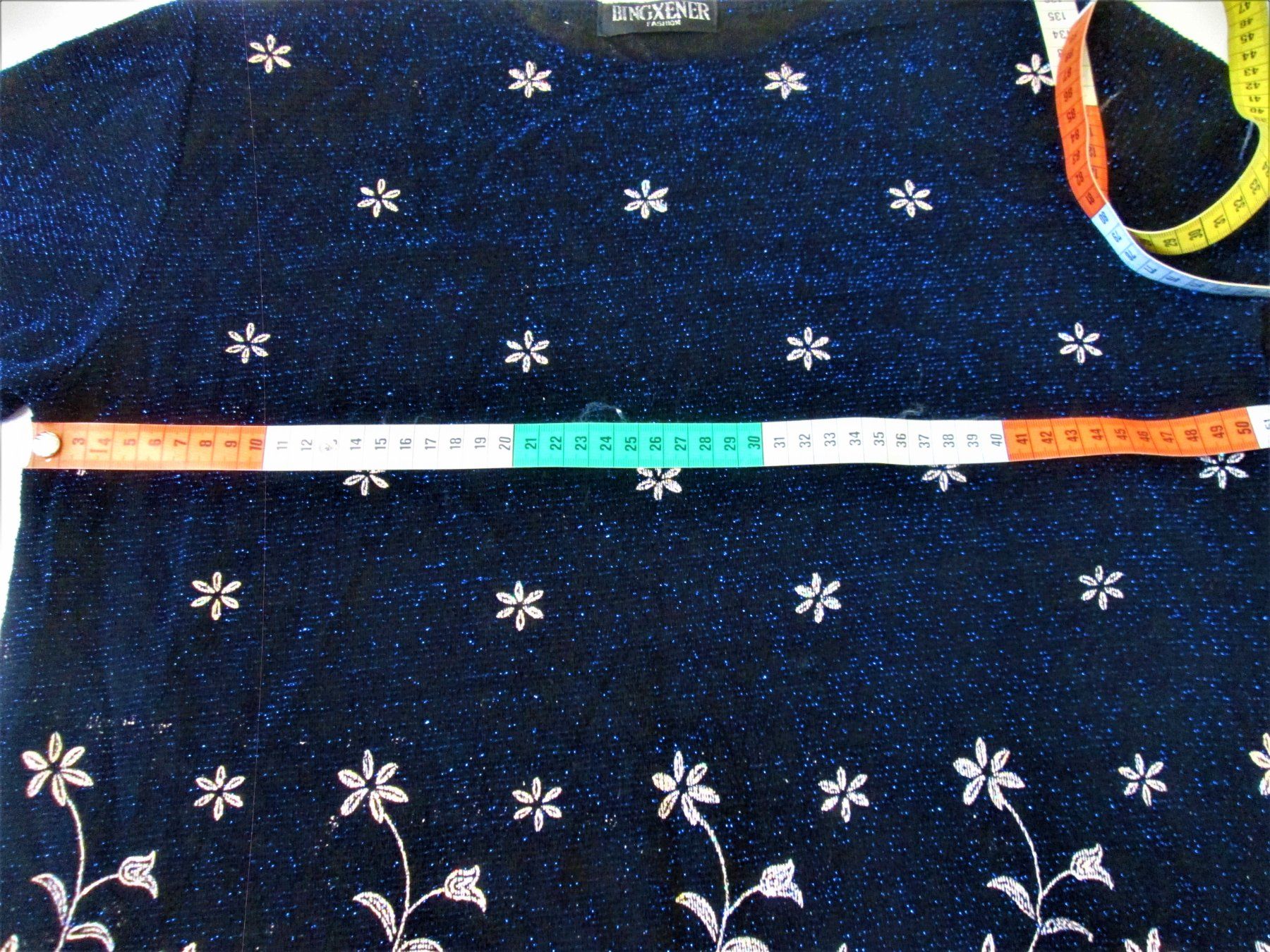 Pulls & Sweat-shirts: Lurex-Pullover, Größe 38/40 – D'occasion à Sementina par babucia 3