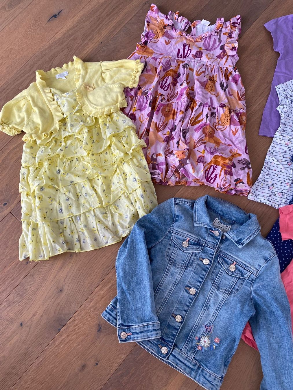 Lotti & Set di vestiti: Schönes Sommer-Kleiderpaket Gr. 116 – Usato da Basadingen venduto da Susanita0 1