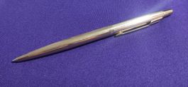 Stylo-bille Caran d'Ache plaqué or - flèche