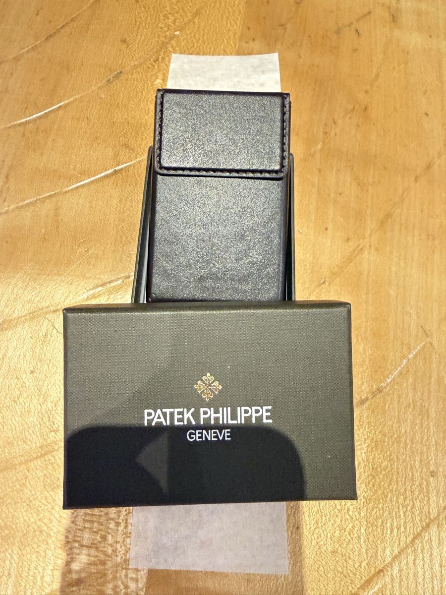 Patek Philippe Autres vêtements & accessoires: Patek Philippe Kartenetui mit Box – Neuf avec emballage d'origine à Avenches par jackywei01 2