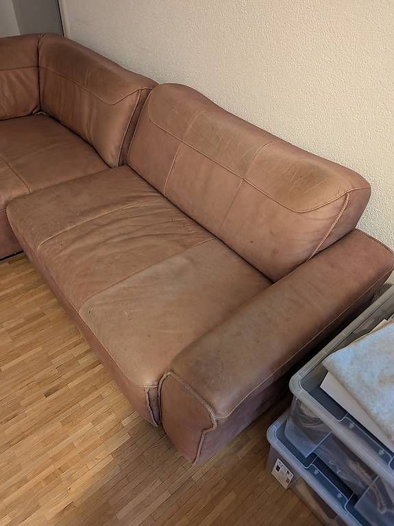 Divani: Echtleder Ecksofa mit Hocker (Braun) bequem & zeitlos – Usato da Sissach venduto da nba_d6kh 3