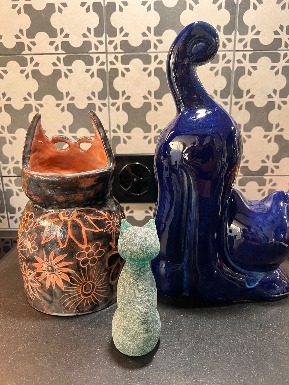 Murano Statuette: Murano Italy cat & 2 ceramic cats – Nuovo (secondo la descrizione) da Lausanne venduto da NYC67 3