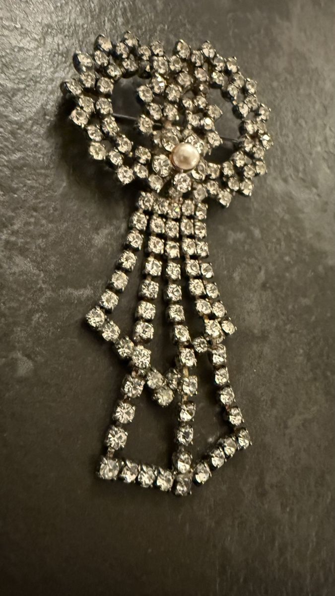 Spille & Fermagli: Broche Vintage Strass et Perle – Usato da Nyon venduto da stylevintage79