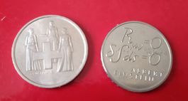 2 Stück GEDENKMUENZEN  SCHWEIZ 5 Fr  1974 Verfassung +1979