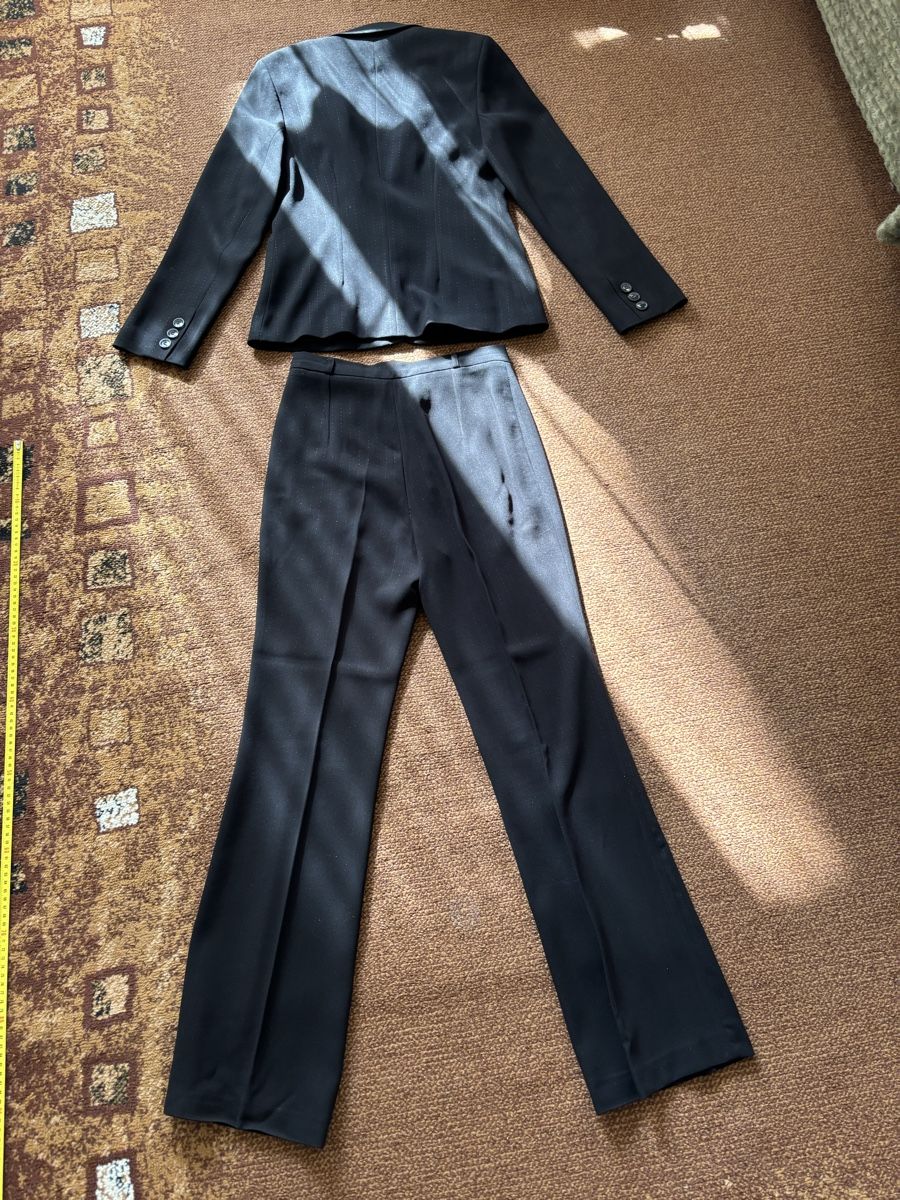 Lotti di vestiti: Ensemble – Usato da Genève venduto da Second_Hand_Ch 1