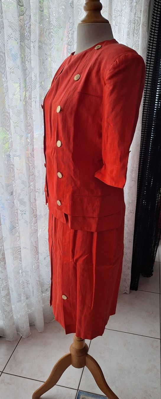 Vestiti: Ensemble Louis Féraud Vintage 40 – Usato da St-Triphon venduto da Jldr0 1