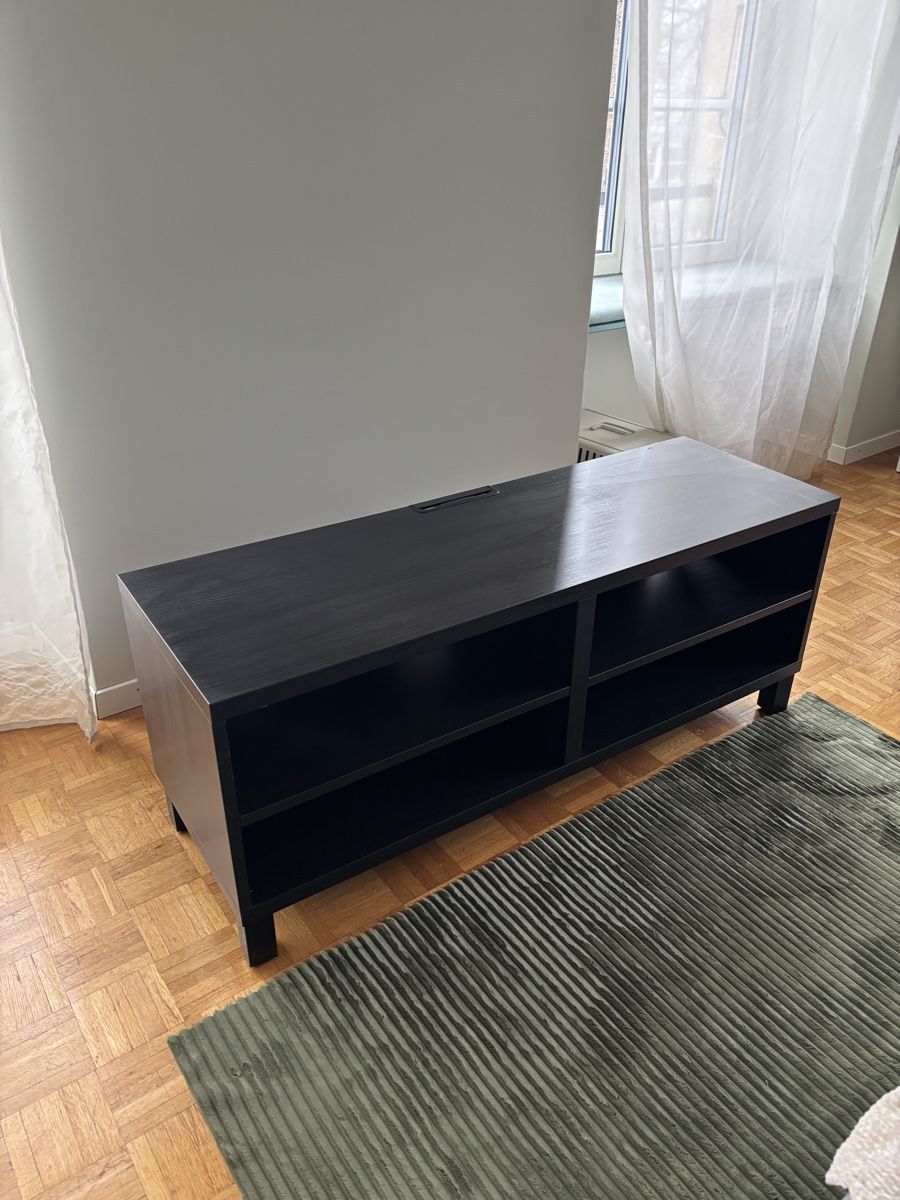 Ikea Mobili TV: Besta TV-Möbel – Usato da Biel-Bienne venduto da missy_i 3