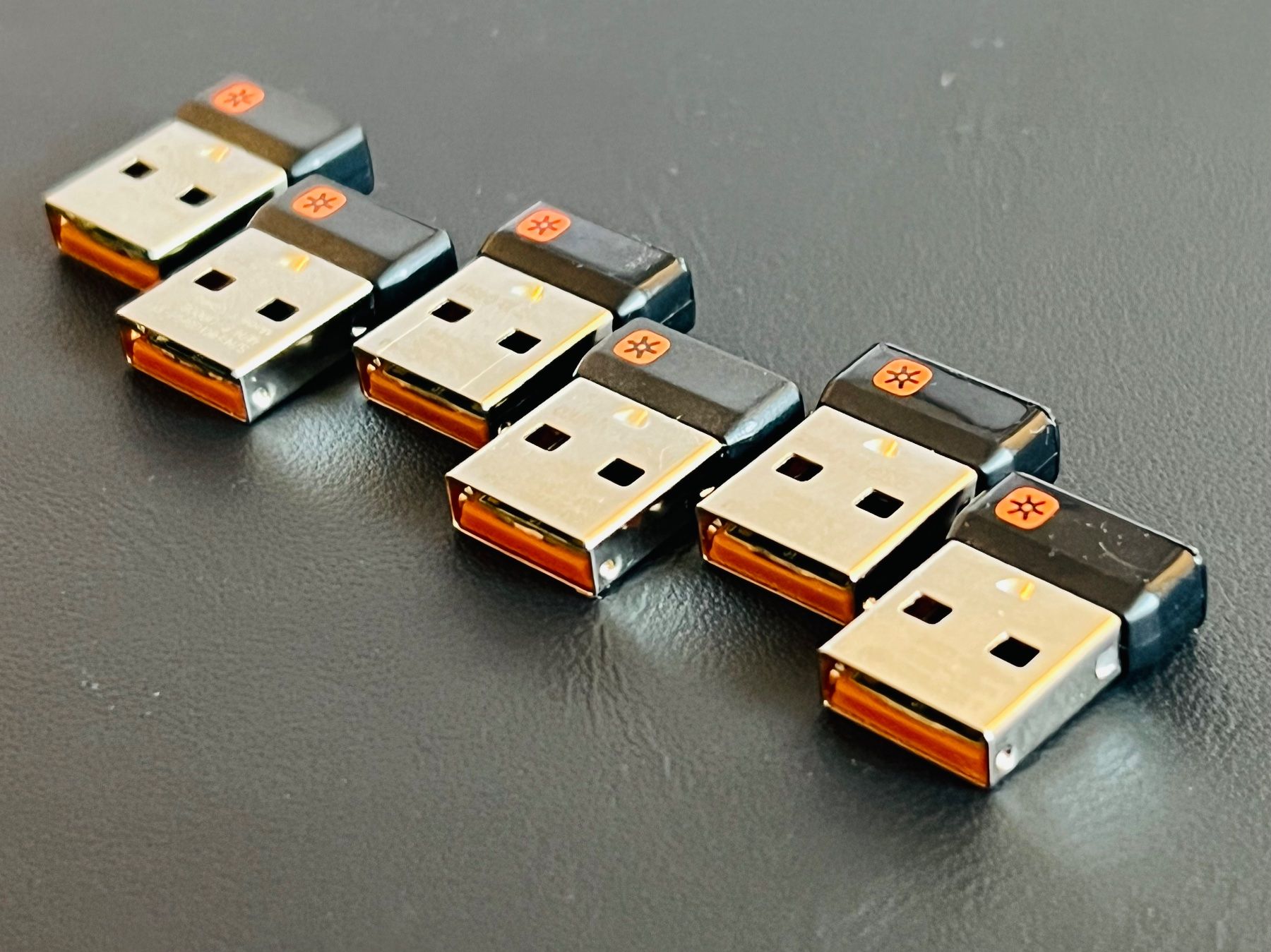 Logitech Laufwerke & Adapter: Logitech Unifying Receiver - unbenutzt! – Neu (gemäss Beschreibung) aus Basel von