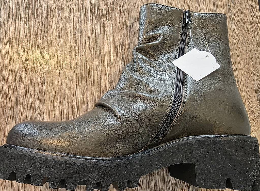 Damenschuhe: Lederstiefel NEU – Gebraucht aus frick von Anina20 3