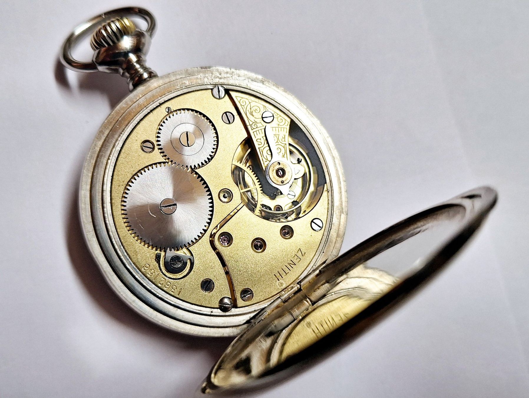 Zenith Uhren: Zenith Taschenuhr mit Kette. – Gebraucht aus Madiswil von  4