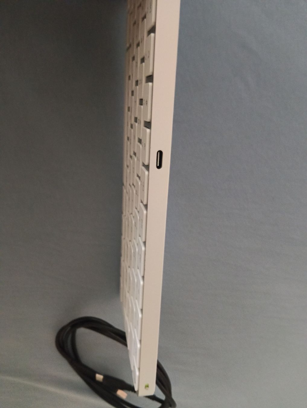 Apple Tastaturen: Apple Magic Keyboard USB C Touch ID / Marshall USB C Kabel – Gebraucht aus Zürich von TBG021 2