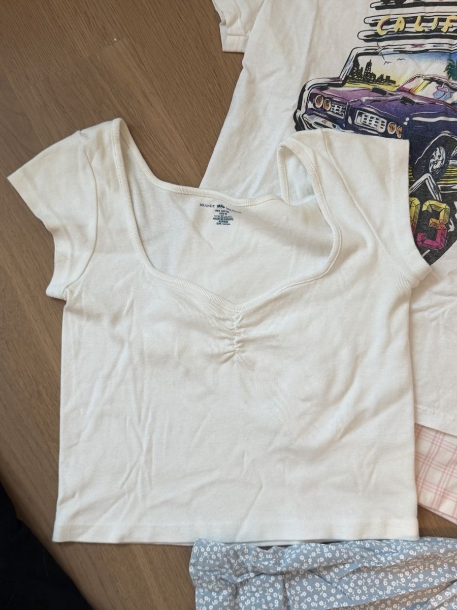 Brandy Melville Lotti & Set di vestiti: Brandy Melvile Bundle – Usato da meggen venduto da celimelina 3