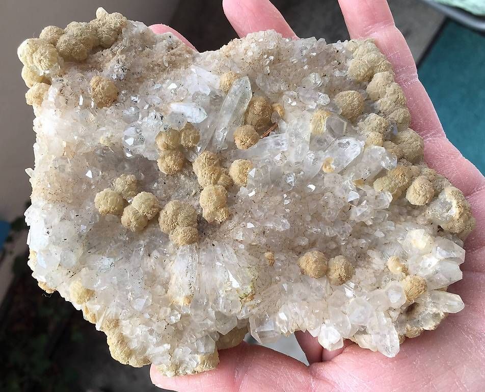 Mineralien & Heilsteine: prehnite brute avec quartz cristaux – Gebraucht aus Vevey von zabounetta 1