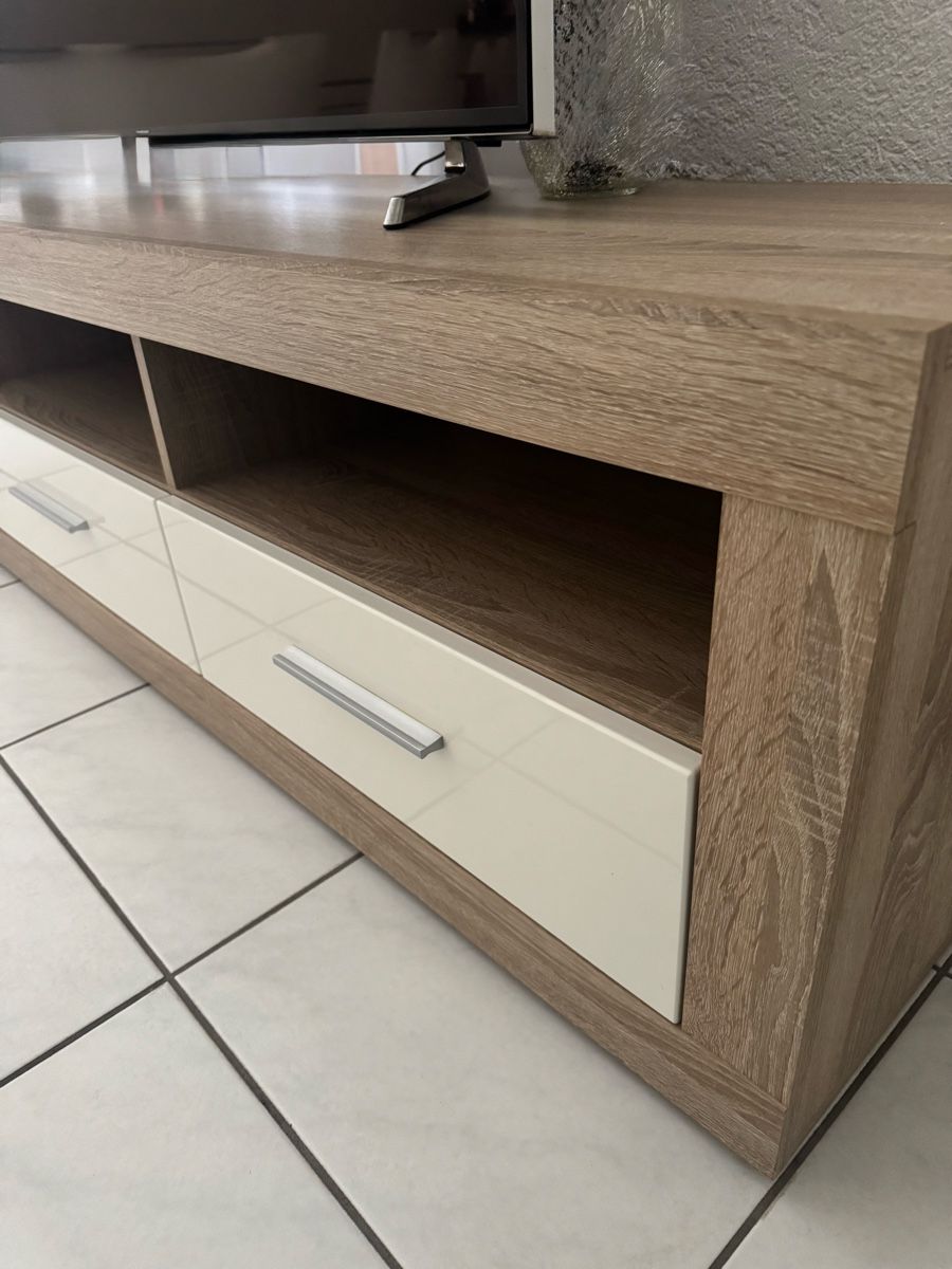 TV Möbel: Sideboard – Gebraucht aus Urtenen-Schönbühl von dal_pyd6