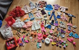 Barbie Vintage Zubehör Set - Kleider, Schuhe, Accessoires