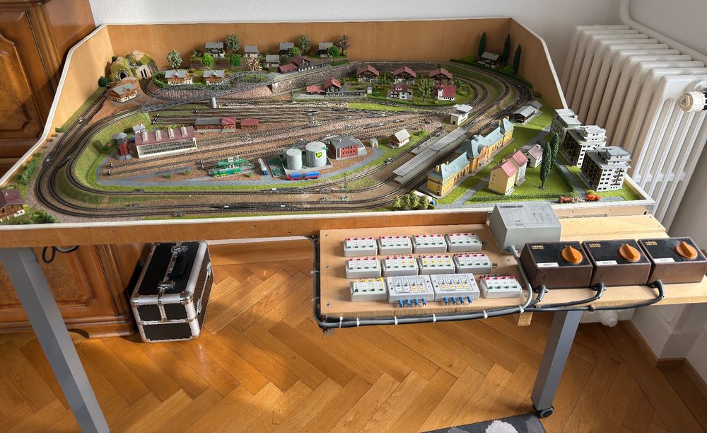 MARKLIN Z 8981 – Hangar à Locomotive à Monter – Neuf En Boîte – Maquette Train électrique