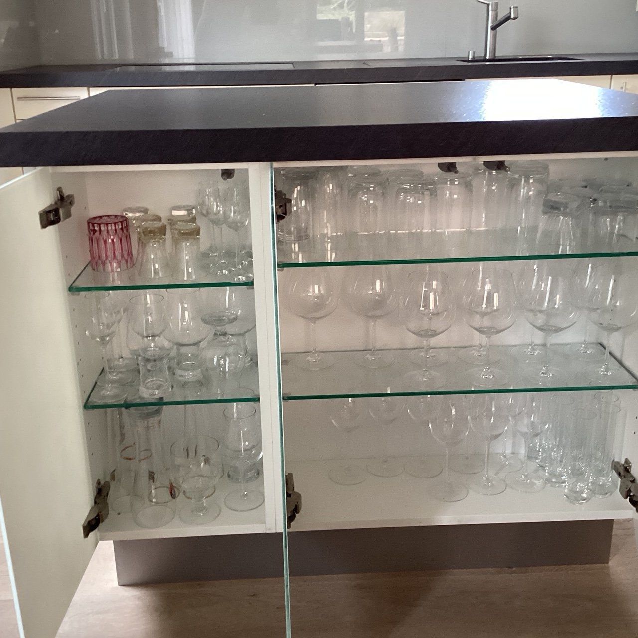 Cucine complete: Cuisine d'angle  avec îlot central – Usato da Fribourg venduto da pie_9sqz 3