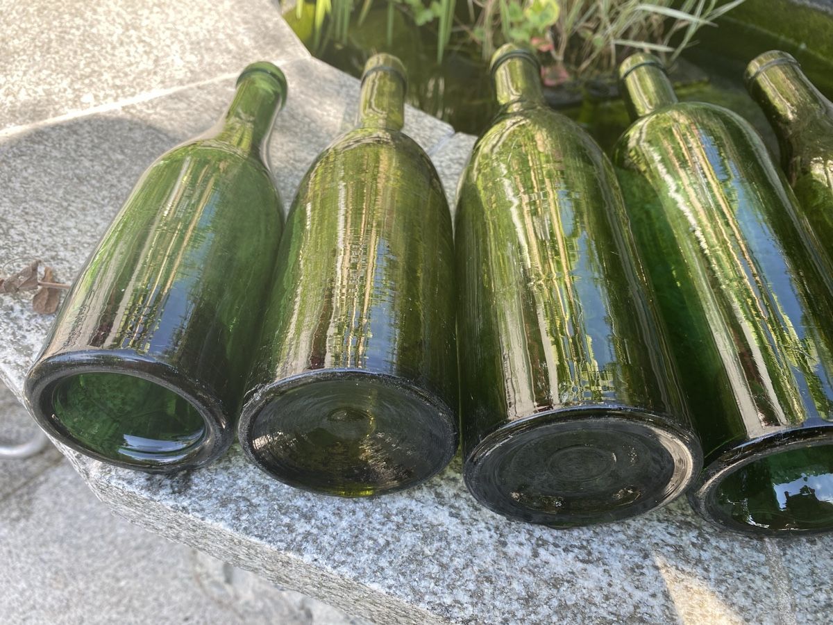 Flaschen: 9 antike mundgeblasene Flaschen – Gebraucht aus Muhen von Aquaduro 3