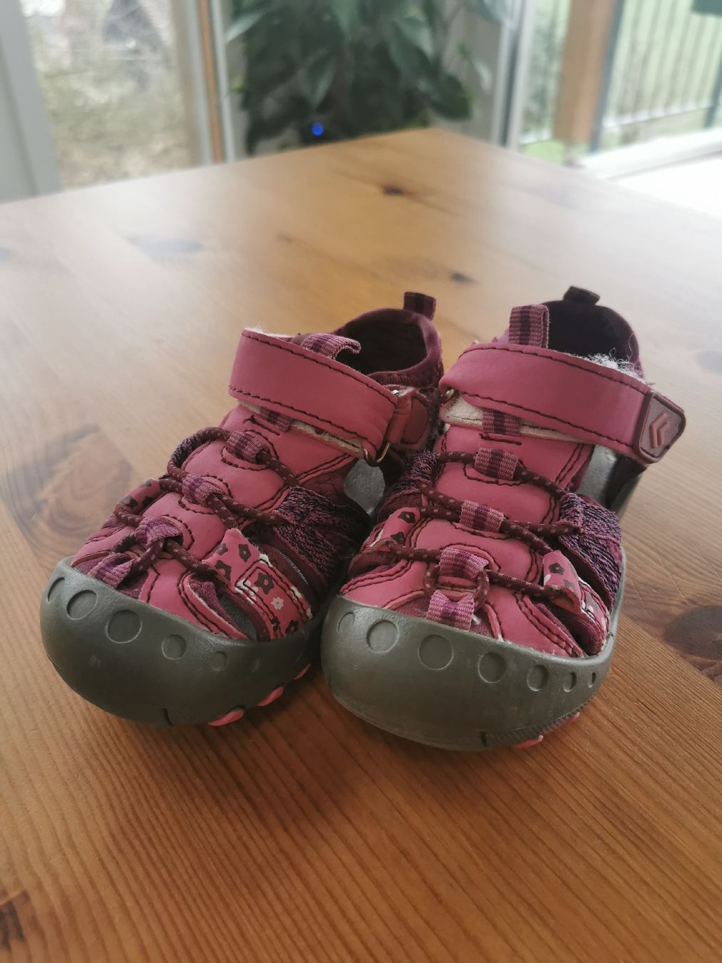 Scarpe per ragazzi: Sommersandalen / Schuh ca. Grösse 20 – Usato da Alberswil venduto da __colafroeschli__