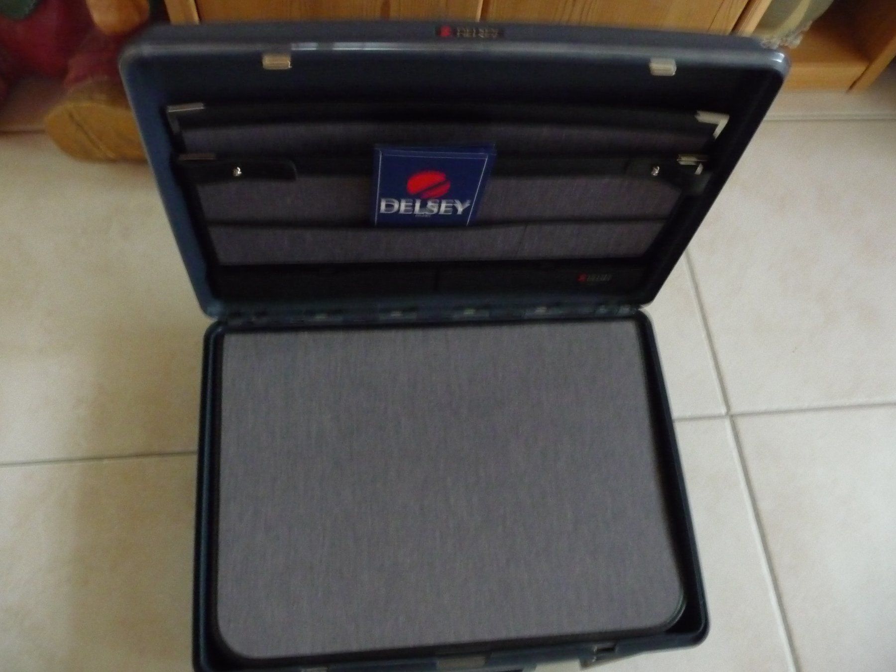 Delsey Valises & Sacs: Aktenkoffer DELSEY NEU – Neuf (Voir description) à Kirchberg BE par lavendel02 6
