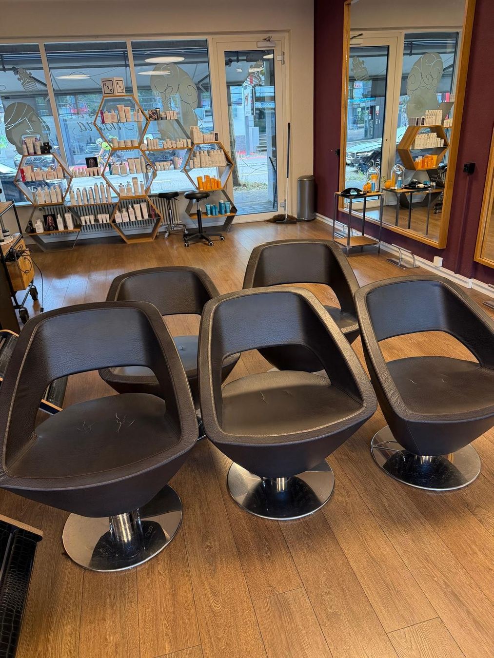 Sedie: Friseurstuhl braun 6 Stck. – Usato da Gümligen venduto da JLH14