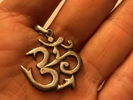 Om pendentif