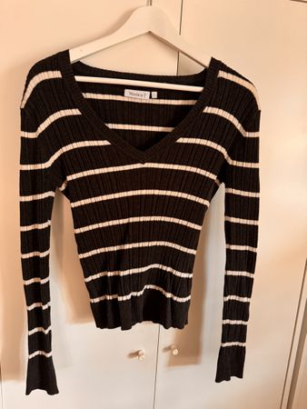 Schwarz-weiss gestreifter Pulli S C&A
