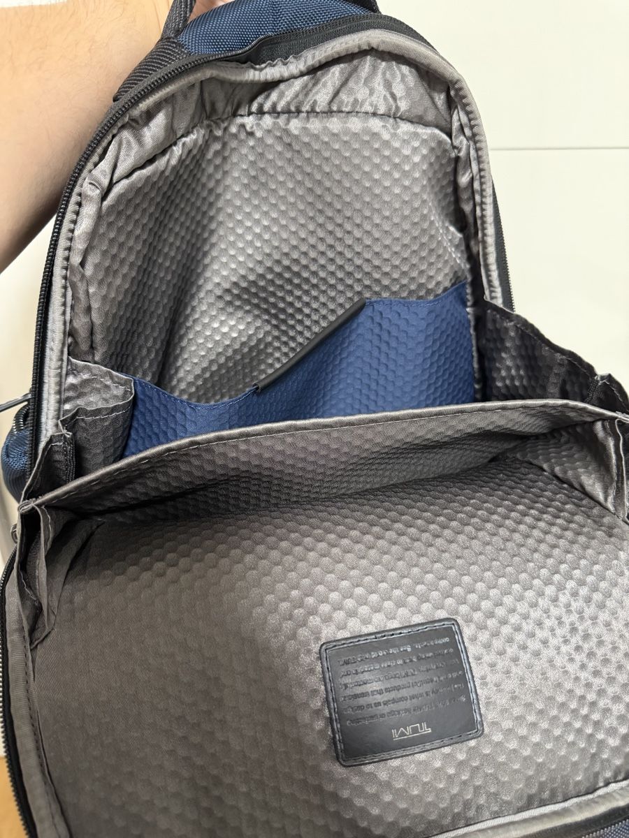 Tumi Rucksäcke: Rucksack Tumi blau Leder Details  – Gebraucht aus Niederbipp von yar_tf6f 8