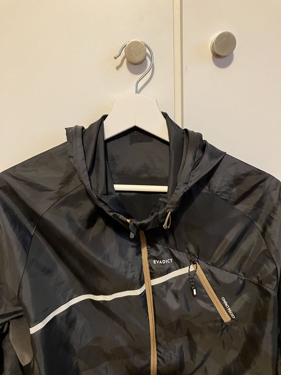 Giacche: Lauf-Jacke & Windbreaker, schwarz – Nuovo (secondo la descrizione) da Winterthur venduto da Streisel