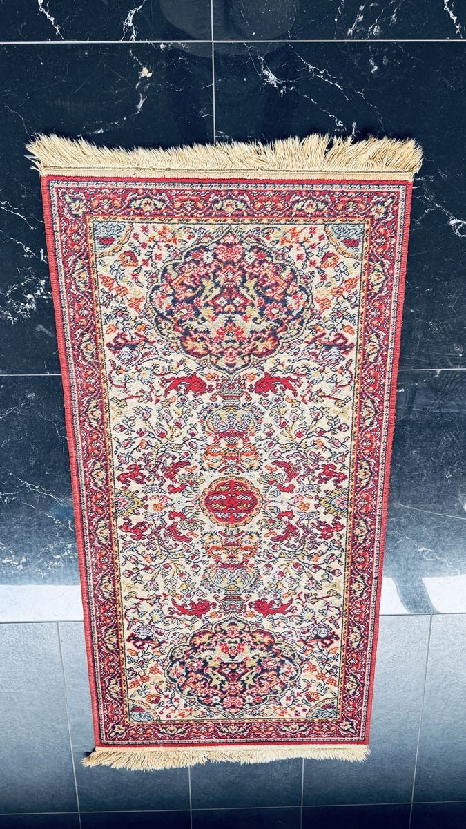 Teppiche: Schöner Läuferteppich Orientteppich Brücke Vintage – Gebraucht aus Fällanden von Limousinenswiss