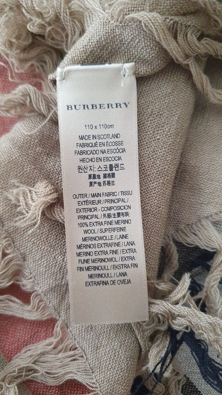Burberry Foulard & Sciarpe: Burberry Schal square Merinowolle – Usato da effretikon venduto da shoegirl 3