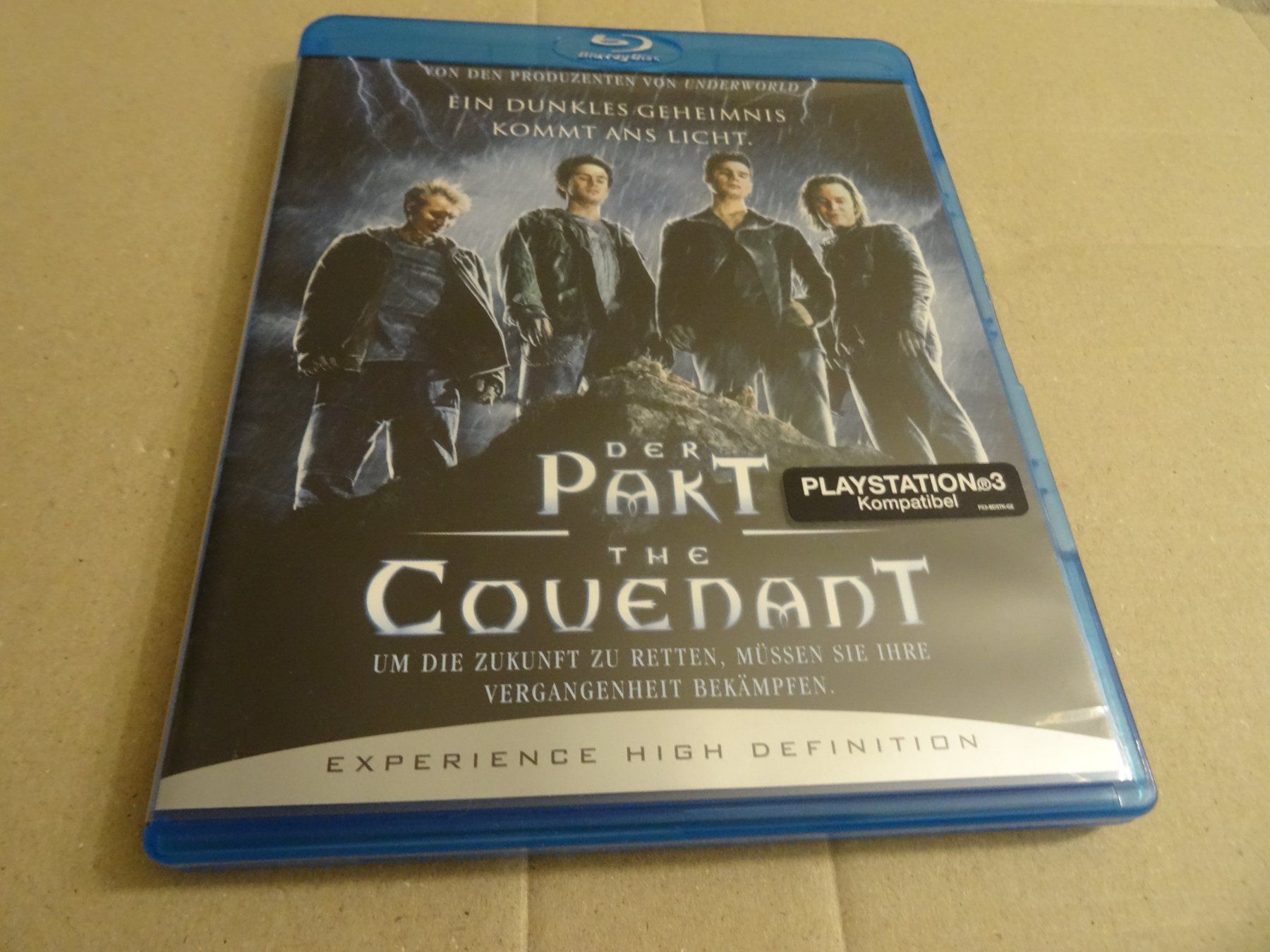 Tutti i DVDs: Der Pakt - The Covenant (Blu-ray) – Usato da Olten venduto da Disc-Verkauf