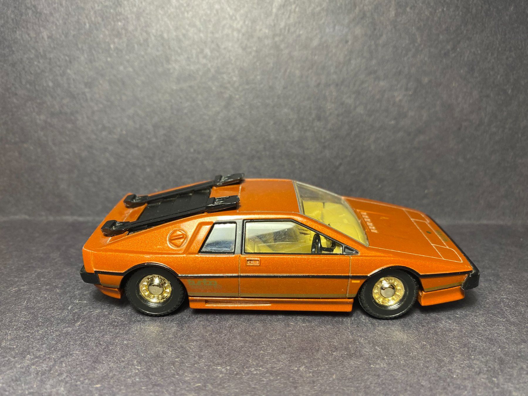 Corgi Toys Modellini d'auto: Lotus Esprit James Bond 007 - Corgi 1:36 – Usato da Spiez venduto da Mlandcruiser 5