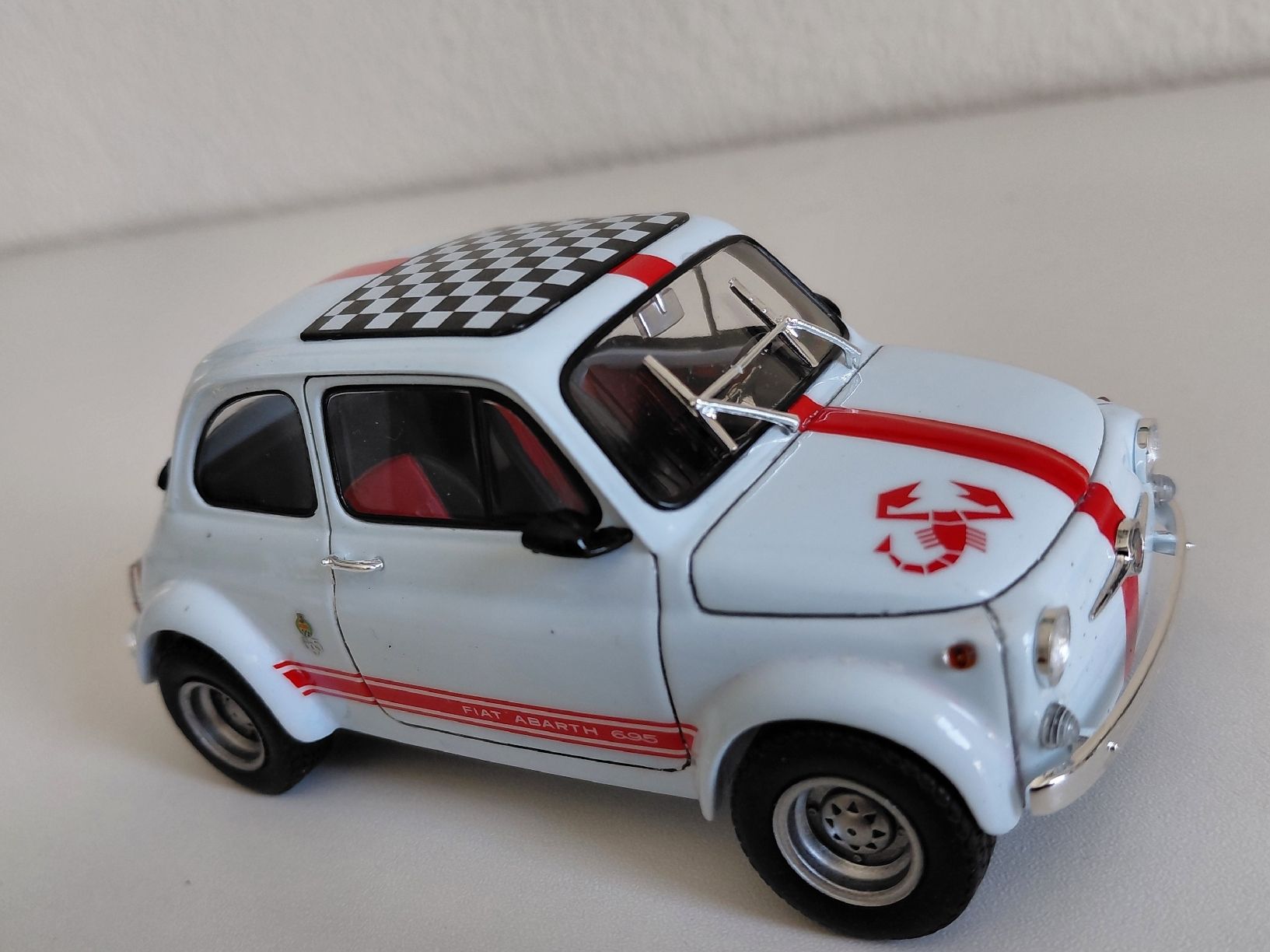 Modellini d'auto: Fiat 500 Abarth 695 SS – Nuovo (secondo la descrizione) da Bottenwil venduto da Toyscout