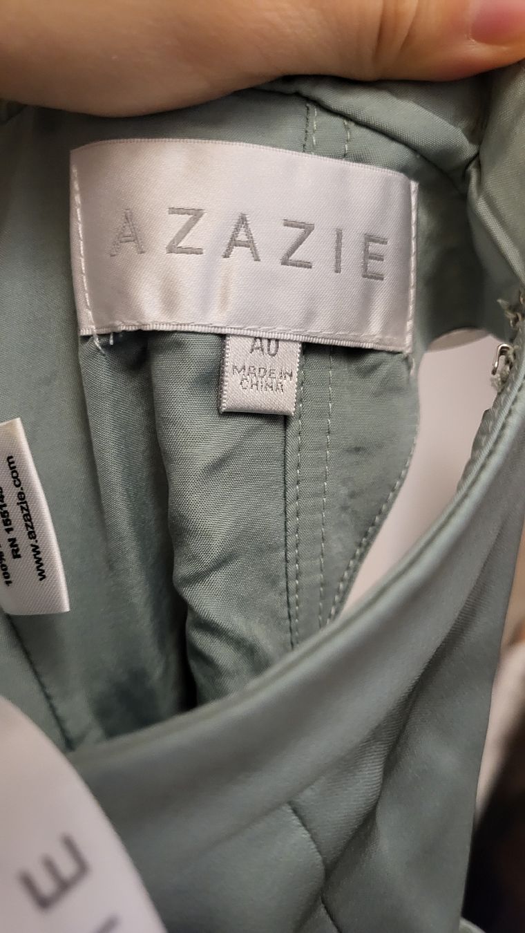Kleider: Matcha Green Evening Gown Size 36 Stretch Satin – Neu (gemäss Beschreibung) aus Zürich von tkind 7