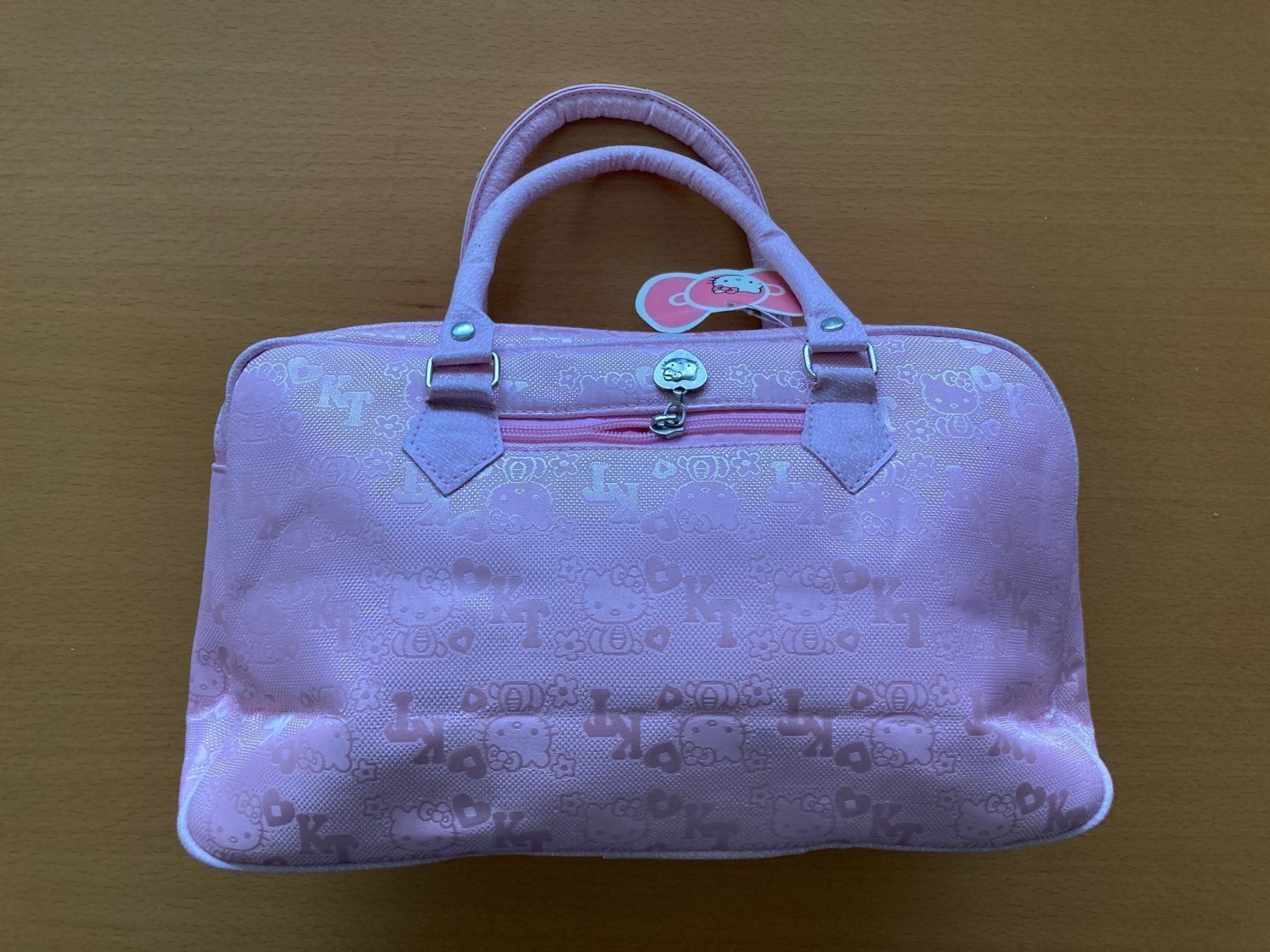 Hello Kitty Borse da donna: Sac à main Hello Kitty M3 -  NEU/NEUF – Nuovo (secondo la descrizione) da Prez-vers-Noréaz venduto da JOCO1963 4