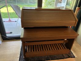 Orgue, Content Étude 30 chêne foncé 