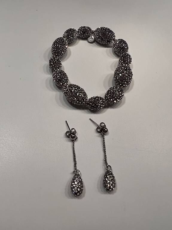 Bracciali & Braccialetti: Braccialetto e orecchini con cristalli  – Usato da Gordola venduto da Simijojo