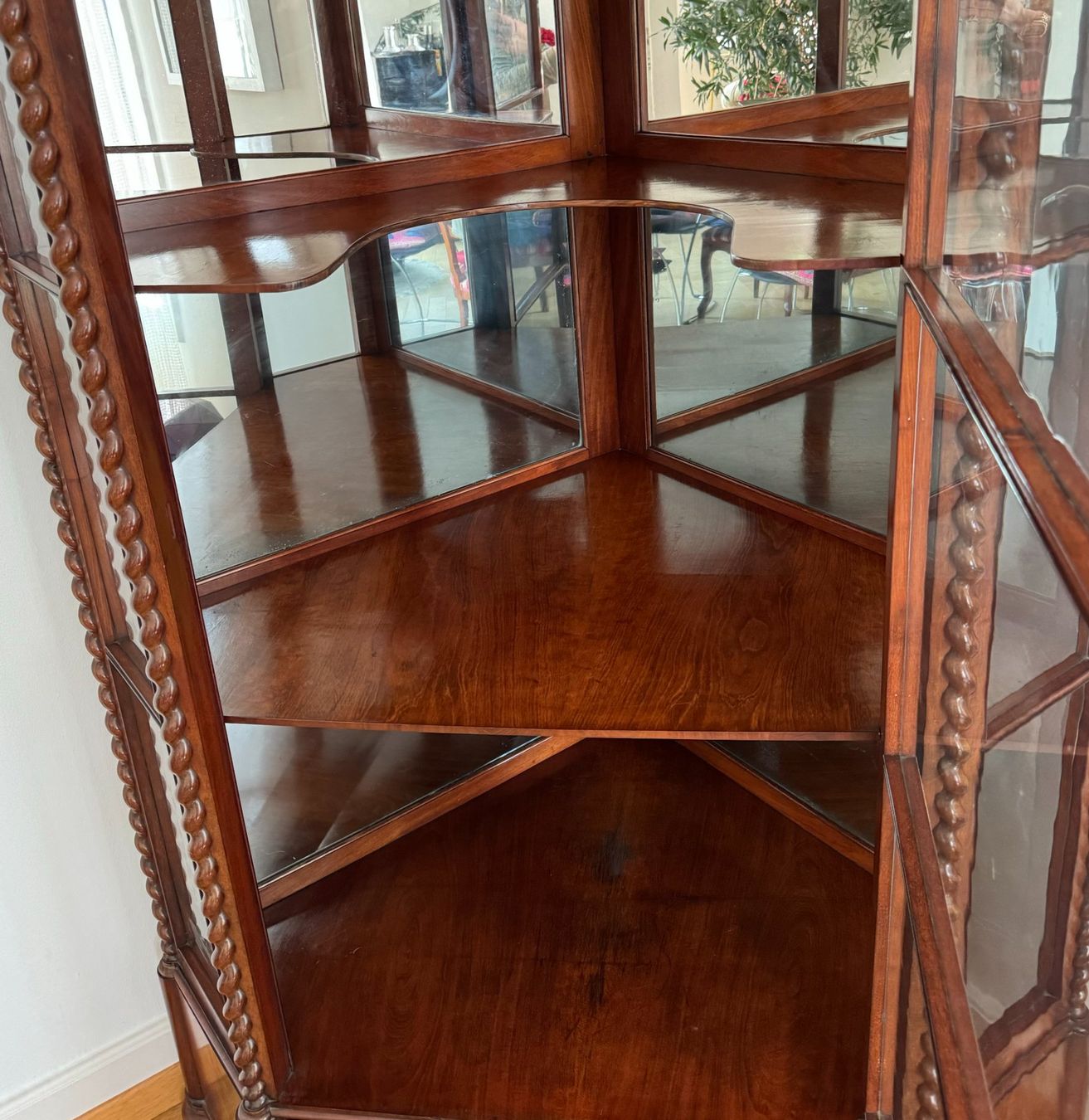 Vetrine: Grosse Mahagoni Eck-Vitrine ca. 1860/70 – Usato da Zürich venduto da kasiaf 3