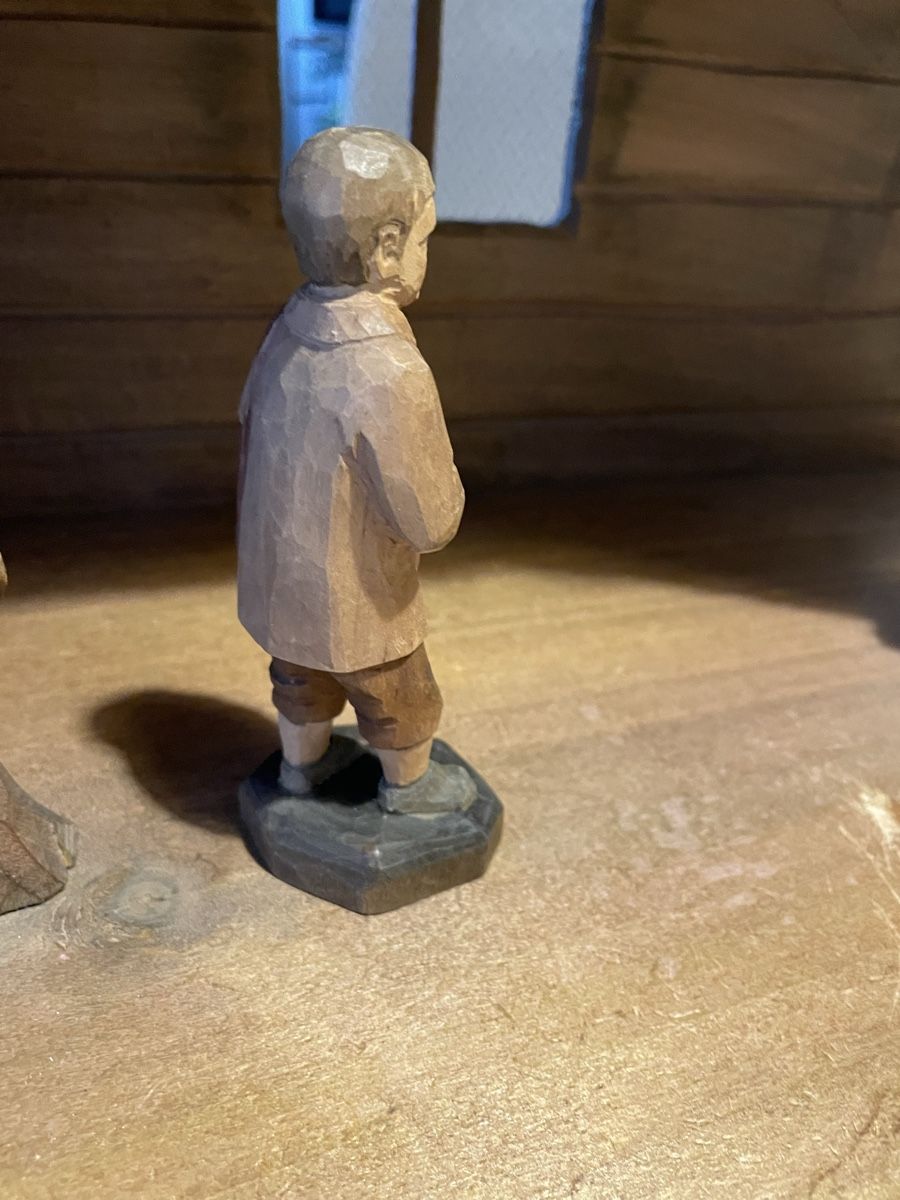 Figurines: Knabe mit Tasche E.Thomann Brienz – D'occasion à Flawil par Naphtali 2
