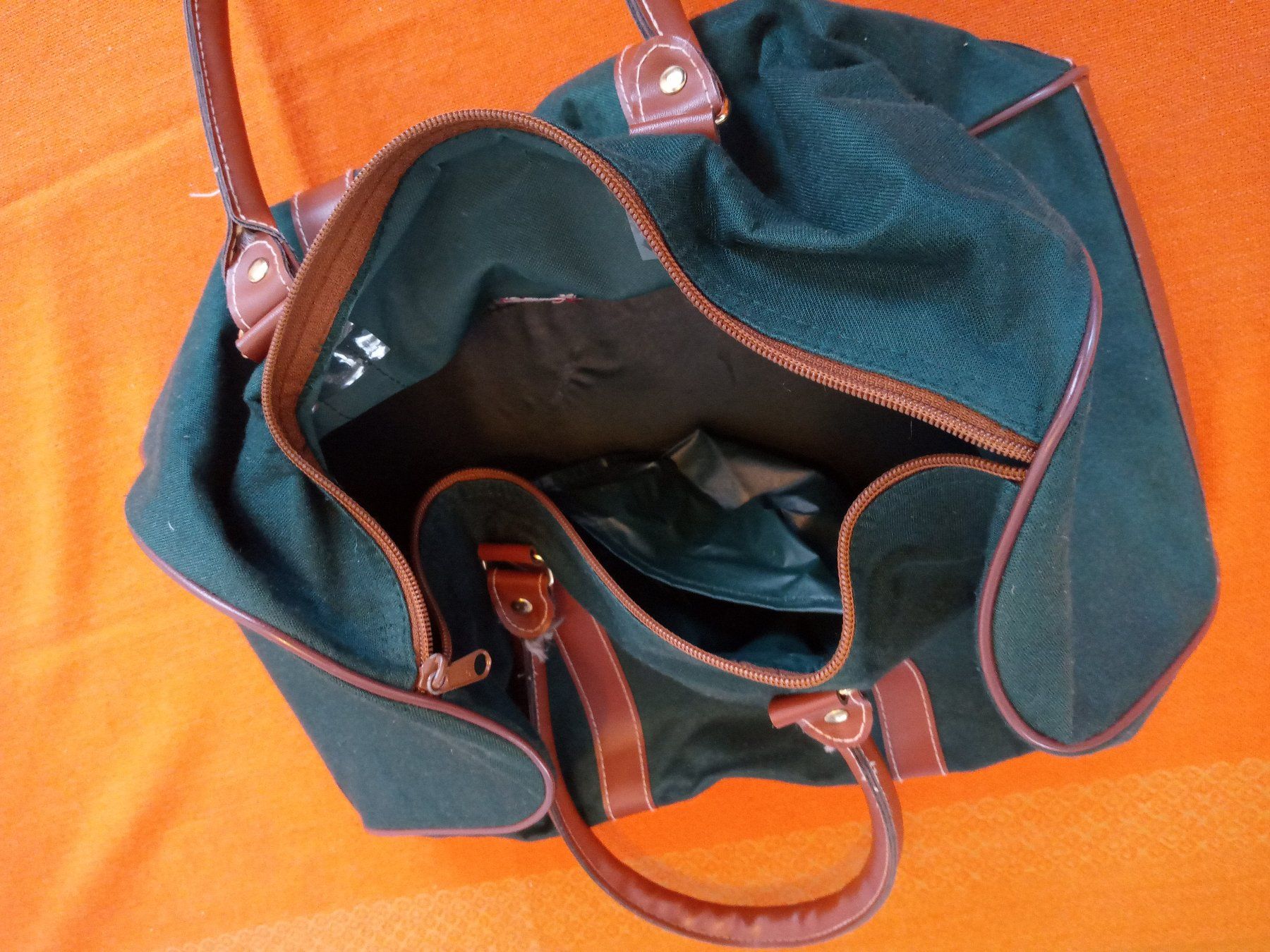 Taschen: Robuste und geräumige Handtasche / Weekender, dunkelgrün – Gebraucht aus Zollikofen von Oli_499 2