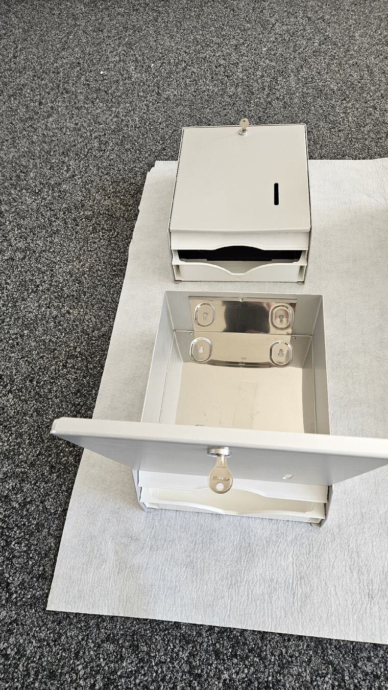Handtuchhalter: CWS Papierspender Alu-matt – Gebraucht aus Schaan von xenon2790 2