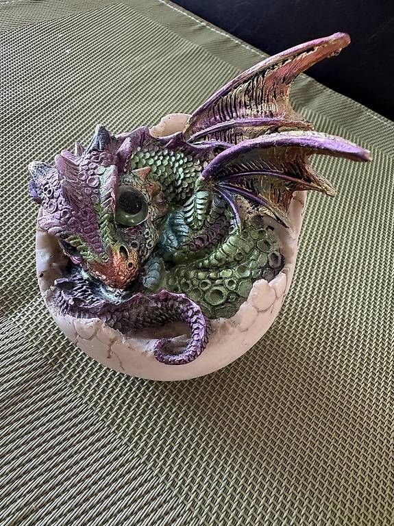 Figuren: Drache im Ei Figur – Gebraucht aus Uster von Lia75