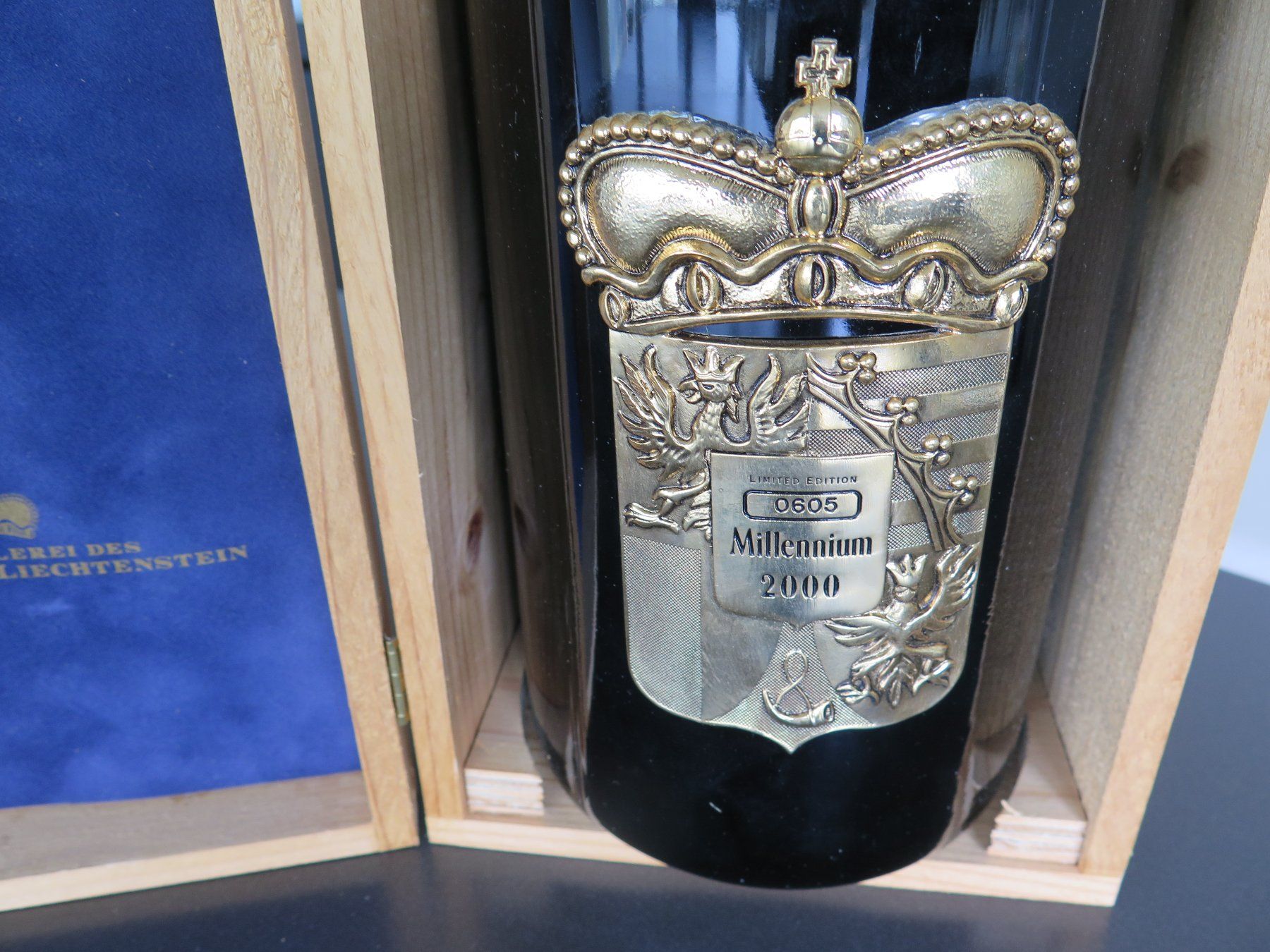 Vino: 3 Liter Brut Millennium 2000 – Nuovo (secondo la descrizione) da Meisterschwanden venduto da Curriculum 2
