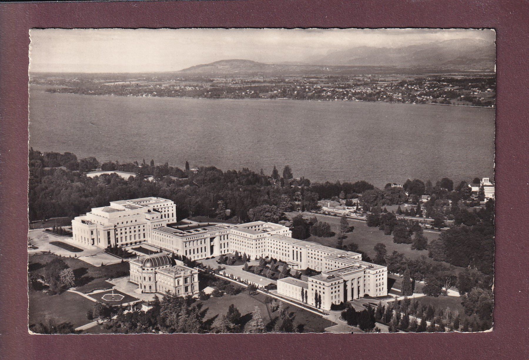 Cartoline postali: GENEVE - Palais des Nations Unies – Usato da Pully venduto da nicecards