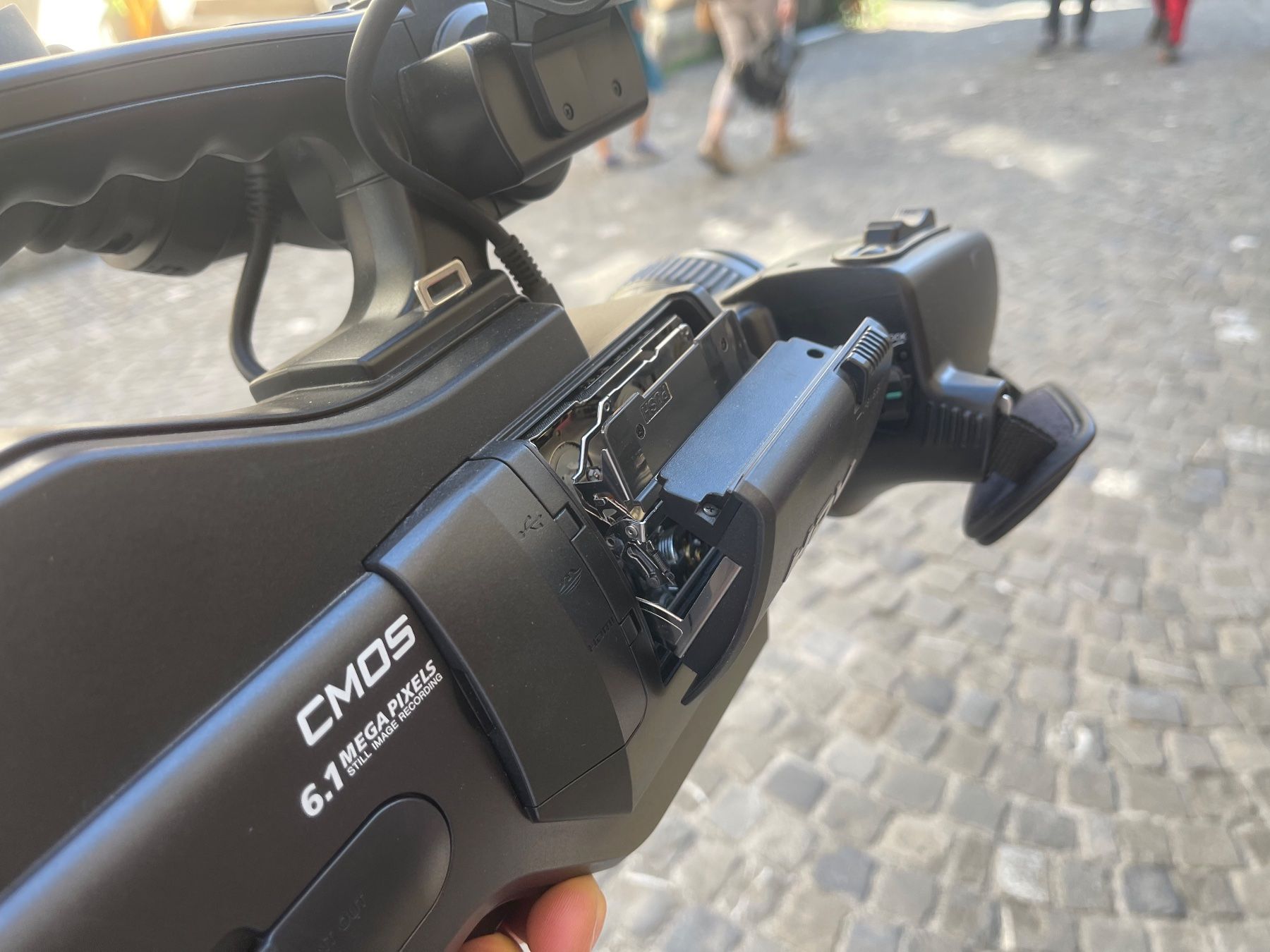 Treppiedi & Teste: Sony HVR HD1000E   Profi Schulter Comcorder  L.GRATIS – Usato da Thun venduto da usmlieferung 5