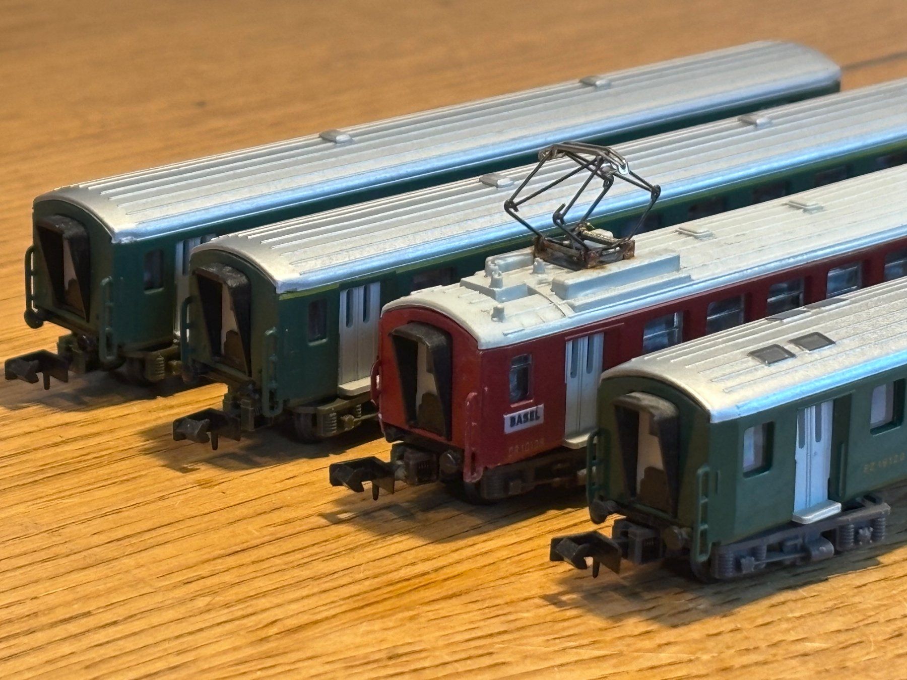 Modelleisenbahnen: L1891: 4 Stk. SBB Eisenbahnwagen(Spur N) – Gebraucht aus Birsfelden von Birs_25 1
