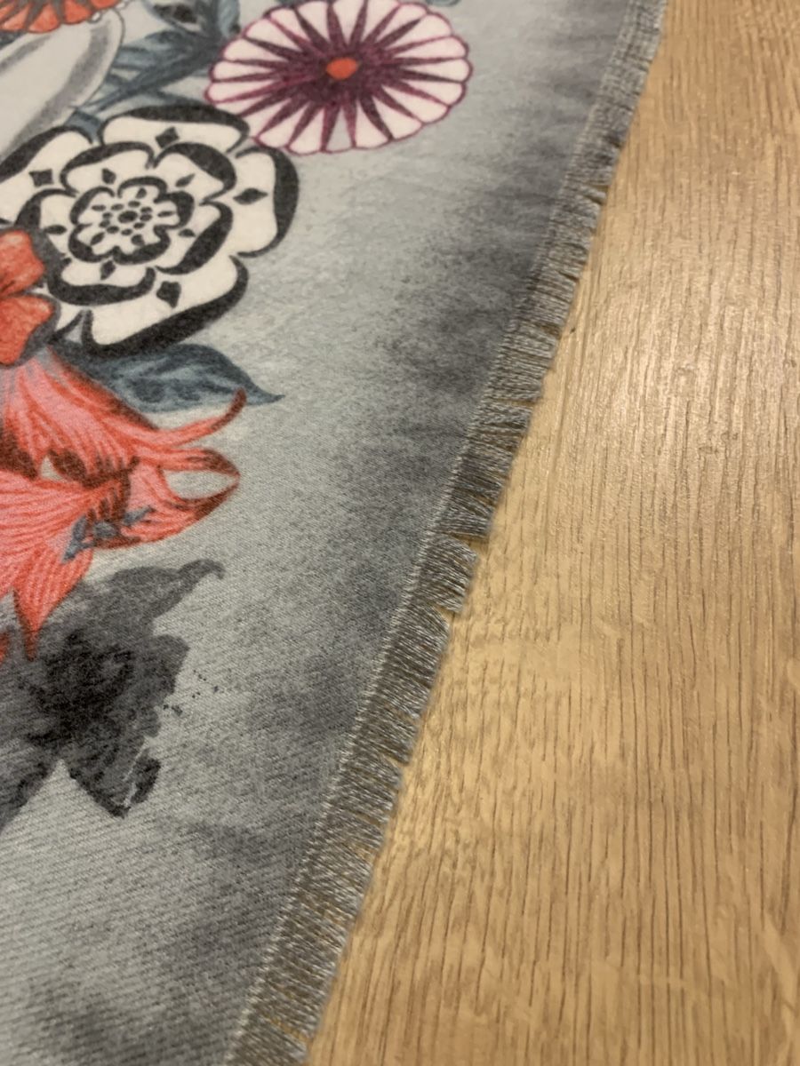 Foulard & Sciarpe: Schal mit Blumen und Pferden 130x130 – Nuovo (secondo la descrizione) da Widen venduto da didy82 7