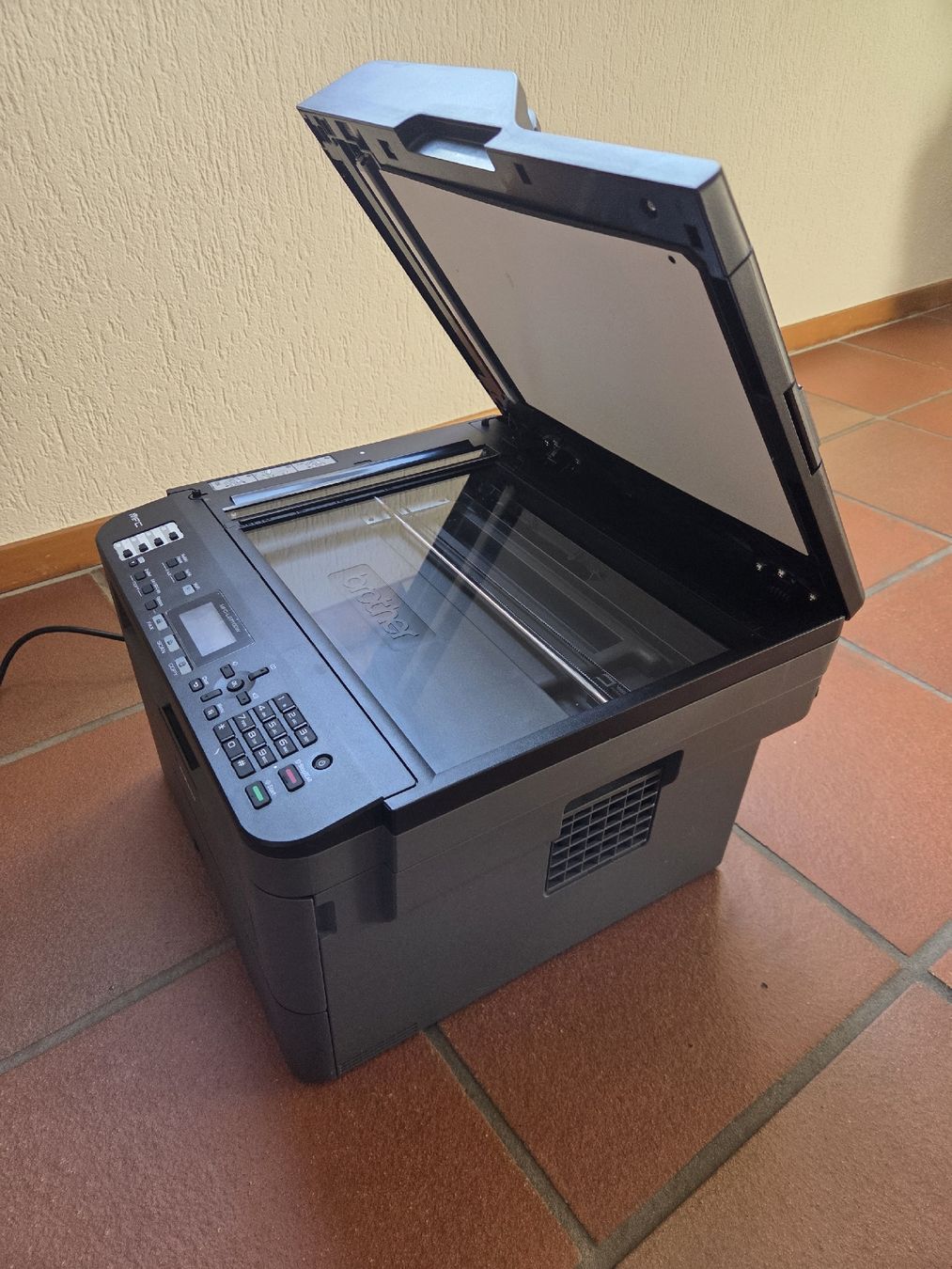 Brother Stampanti: Laserdrucker Brother MFC-L2710DW Multifunktionsgerät – Usato da winterthur venduto da Atum 2