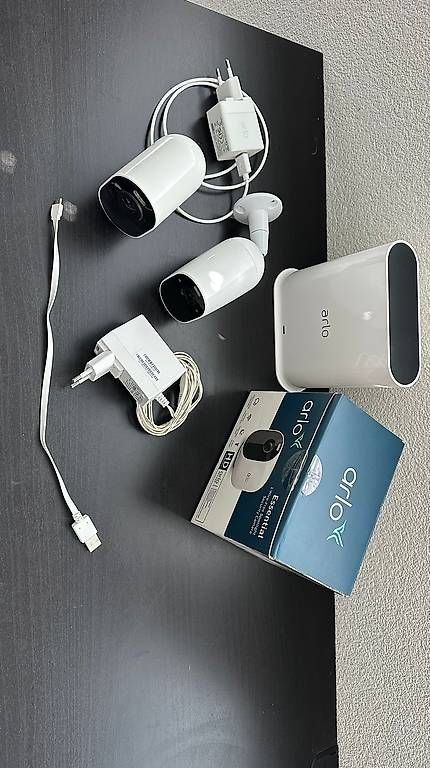Caméscopes: Kit Arlo Essential  2 caméras + station de base – D'occasion à Morges par ake_785h 1